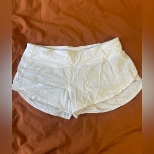 Lululemon Speed up low rise shorts 2.5 inch length size 6